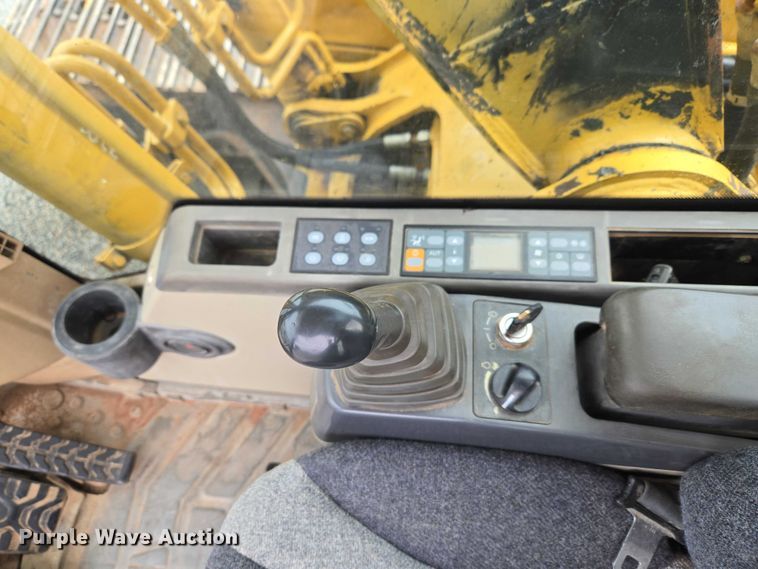 image for item ET5036 2003 Caterpillar 320C L excavator