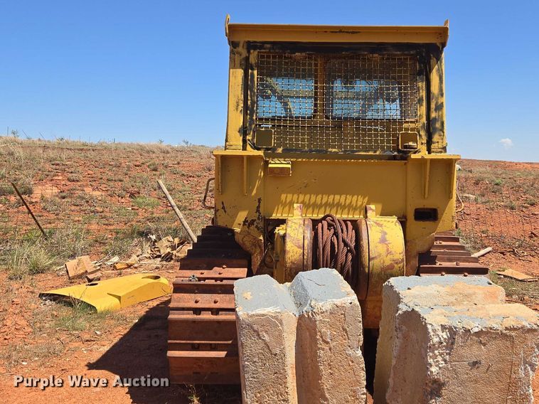 image for item ET5047 1972 Caterpillar D7F dozer