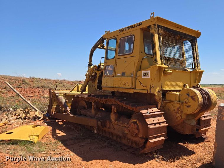 image for item ET5047 1972 Caterpillar D7F dozer