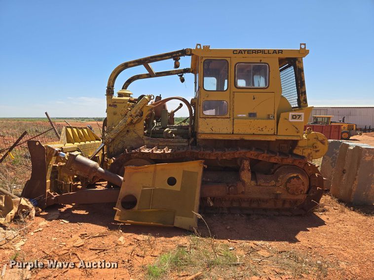 image for item ET5047 1972 Caterpillar D7F dozer
