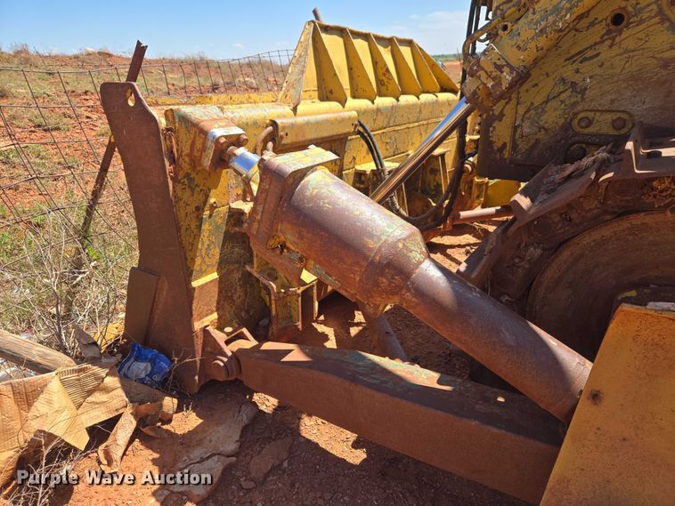 image for item ET5047 1972 Caterpillar D7F dozer