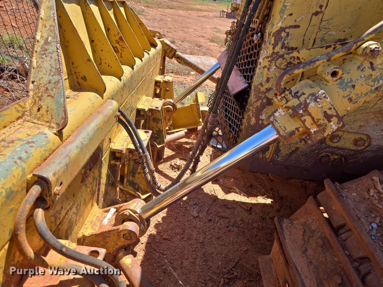 image for item ET5047 1972 Caterpillar D7F dozer