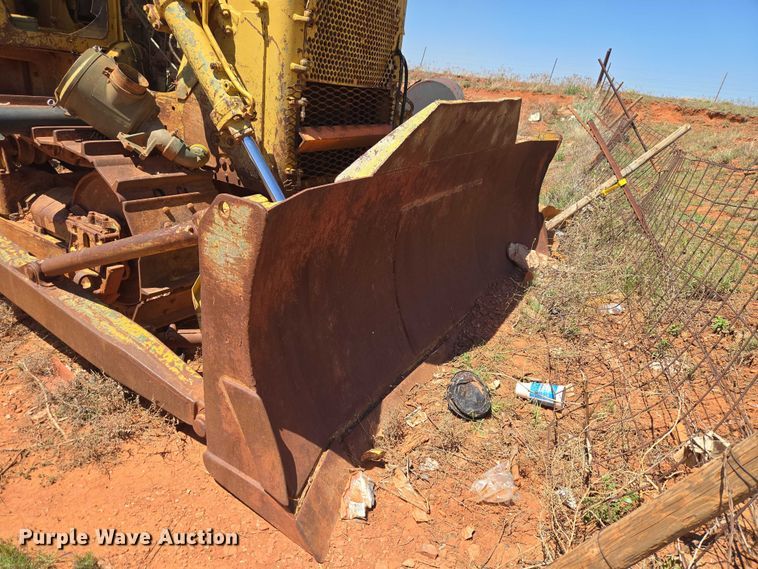 image for item ET5047 1972 Caterpillar D7F dozer