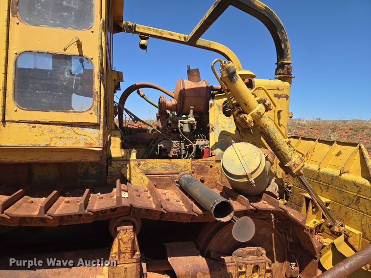 image for item ET5047 1972 Caterpillar D7F dozer