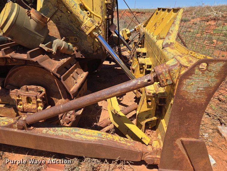 image for item ET5047 1972 Caterpillar D7F dozer