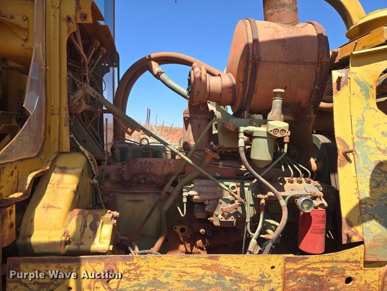 image for item ET5047 1972 Caterpillar D7F dozer