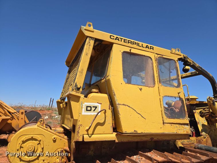 image for item ET5047 1972 Caterpillar D7F dozer