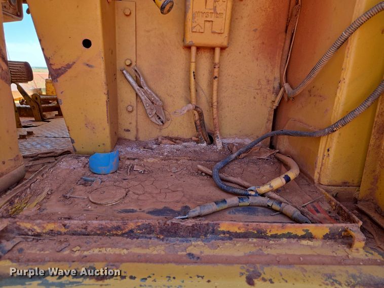 image for item ET5047 1972 Caterpillar D7F dozer