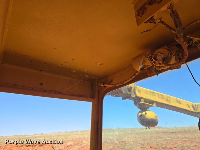 image for item ET5047 1972 Caterpillar D7F dozer