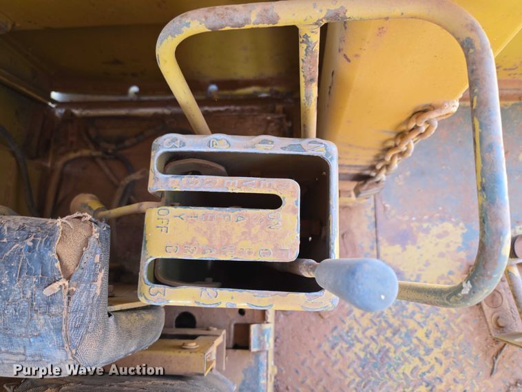 image for item ET5047 1972 Caterpillar D7F dozer