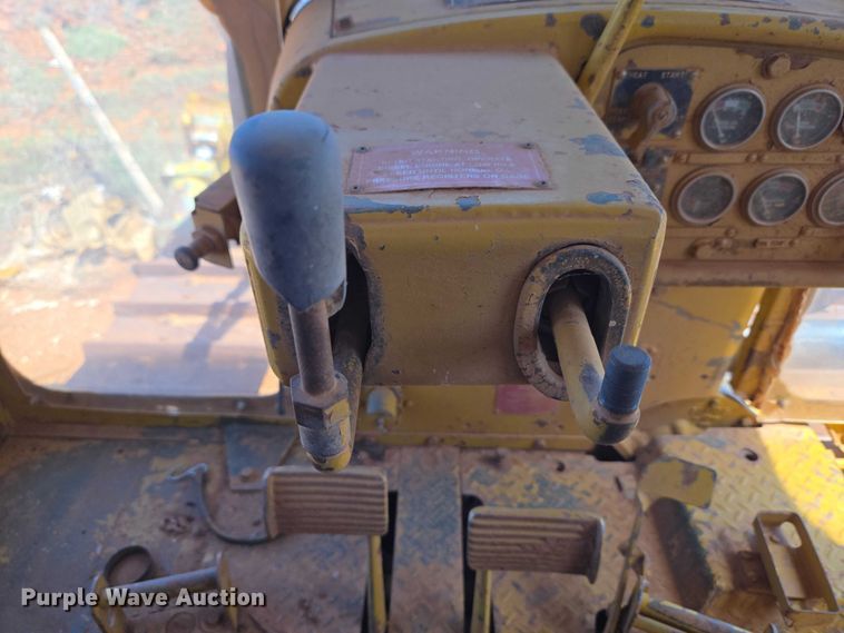 image for item ET5047 1972 Caterpillar D7F dozer