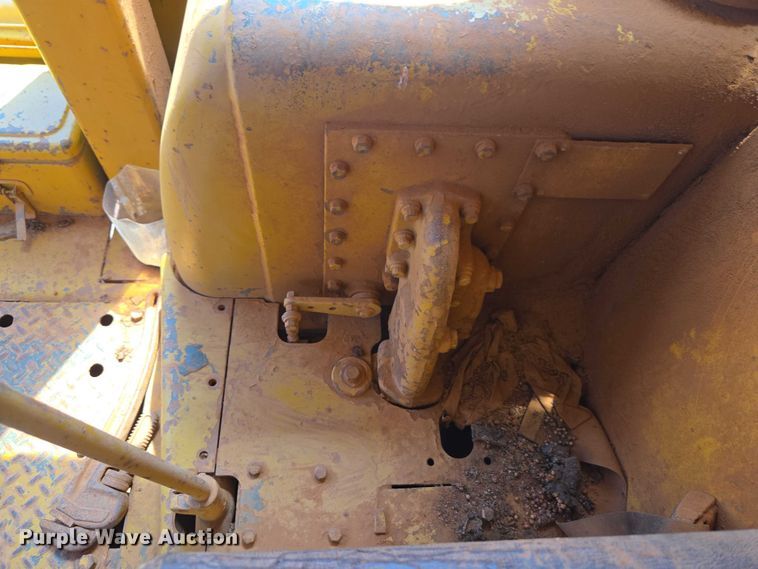 image for item ET5047 1972 Caterpillar D7F dozer