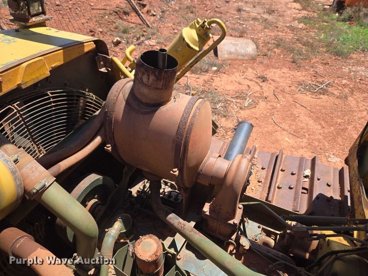 image for item ET5047 1972 Caterpillar D7F dozer