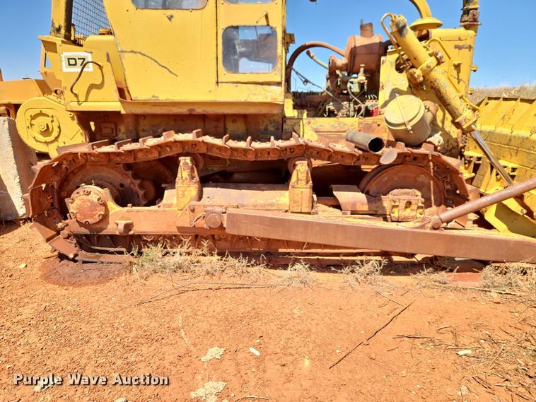 image for item ET5047 1972 Caterpillar D7F dozer