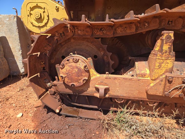 image for item ET5047 1972 Caterpillar D7F dozer