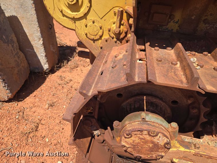 image for item ET5047 1972 Caterpillar D7F dozer