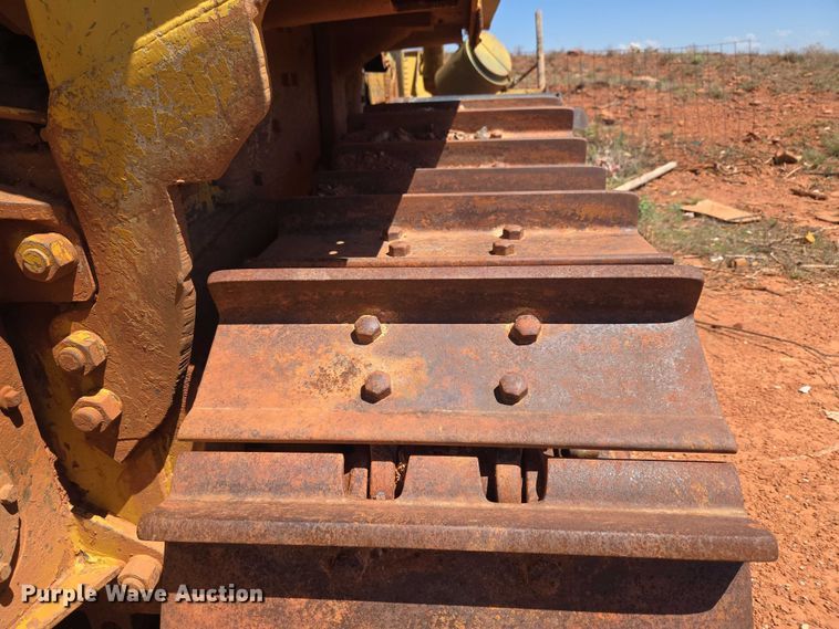 image for item ET5047 1972 Caterpillar D7F dozer