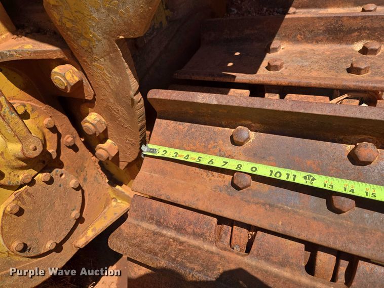 image for item ET5047 1972 Caterpillar D7F dozer