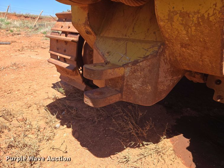 image for item ET5047 1972 Caterpillar D7F dozer