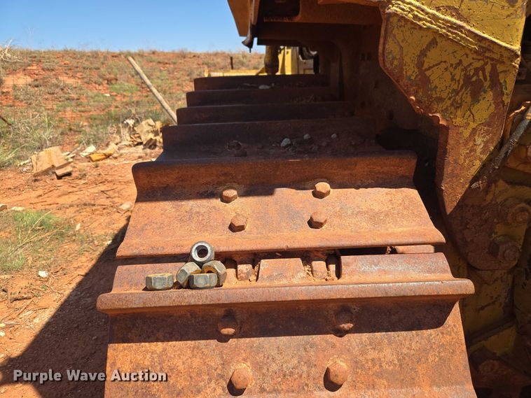 image for item ET5047 1972 Caterpillar D7F dozer