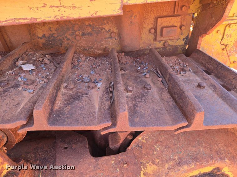 image for item ET5047 1972 Caterpillar D7F dozer