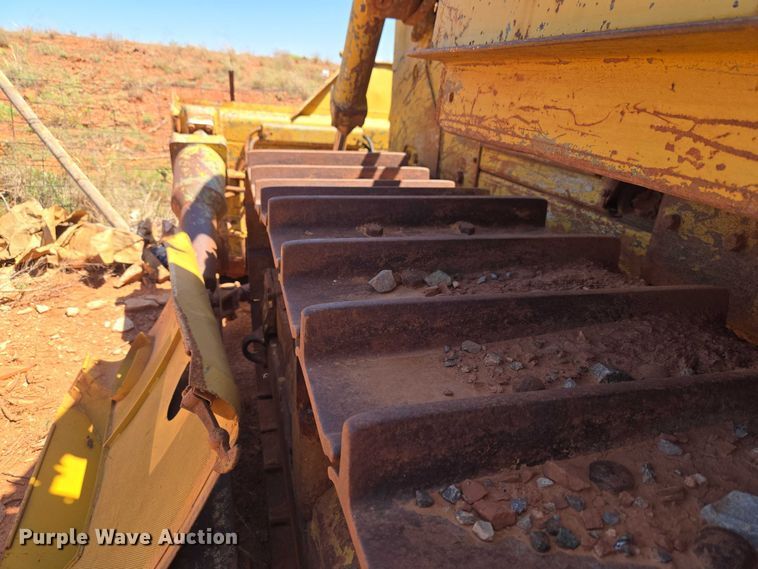 image for item ET5047 1972 Caterpillar D7F dozer