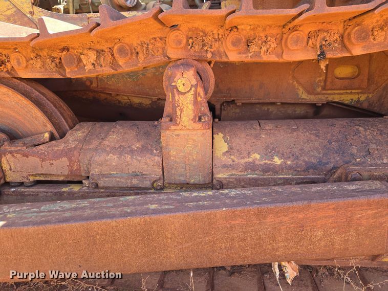 image for item ET5047 1972 Caterpillar D7F dozer
