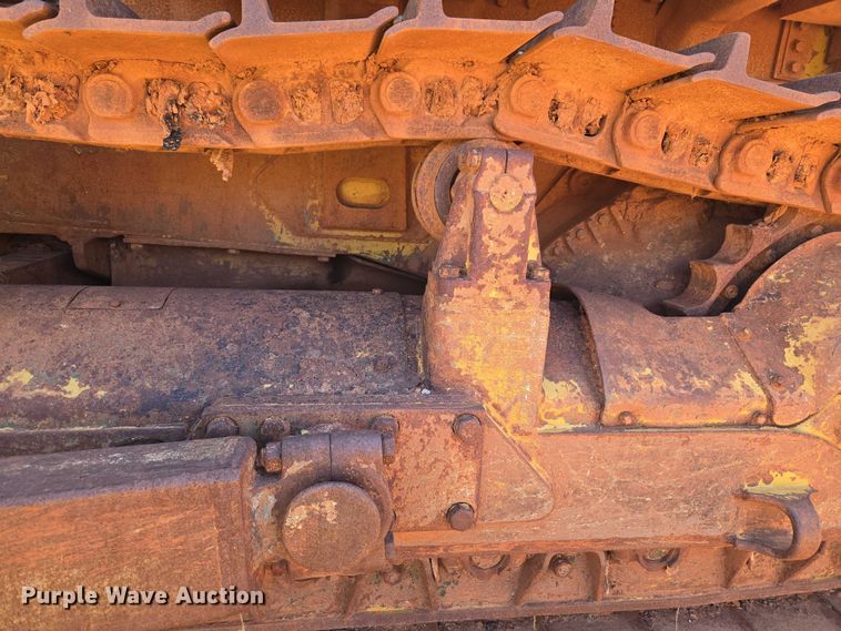 image for item ET5047 1972 Caterpillar D7F dozer
