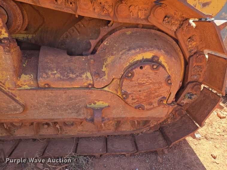 image for item ET5047 1972 Caterpillar D7F dozer