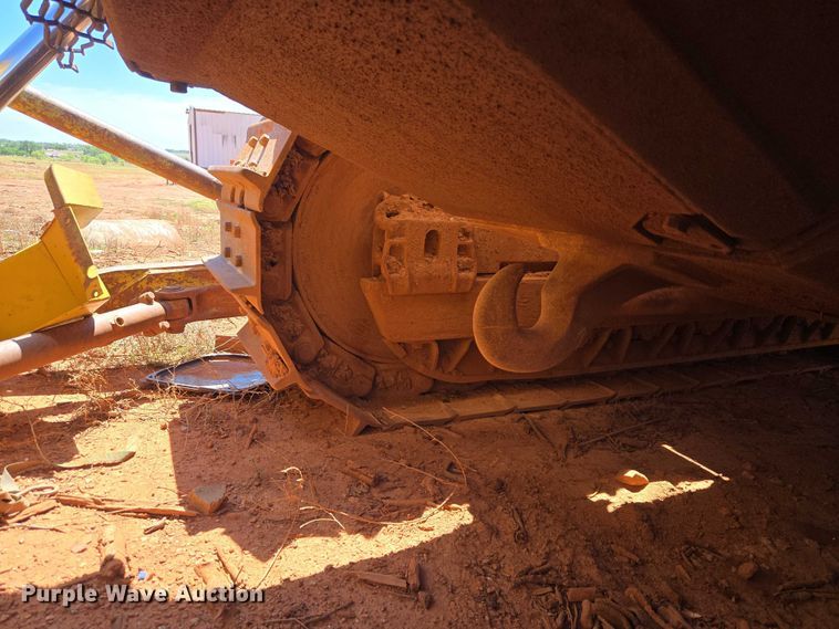 image for item ET5047 1972 Caterpillar D7F dozer