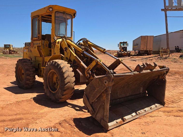 image for item ET5048 1973 John Deere JD 544-AC wheel loader