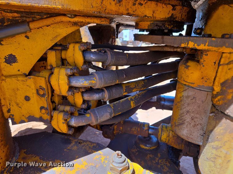 image for item ET5048 1973 John Deere JD 544-AC wheel loader