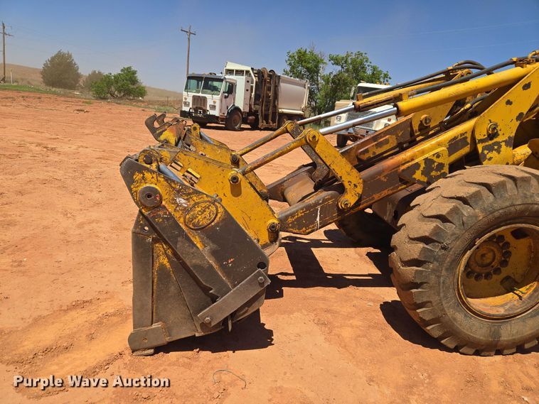 image for item ET5048 1973 John Deere JD 544-AC wheel loader
