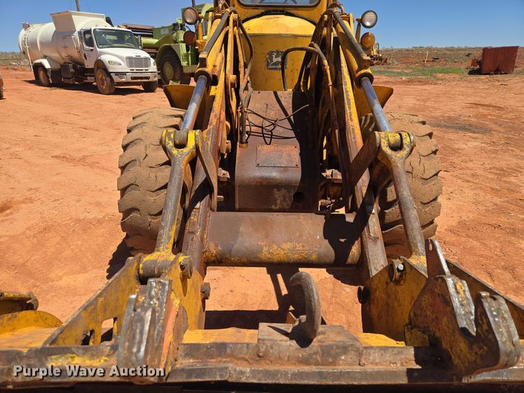image for item ET5048 1973 John Deere JD 544-AC wheel loader