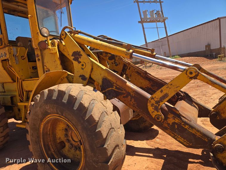 image for item ET5048 1973 John Deere JD 544-AC wheel loader