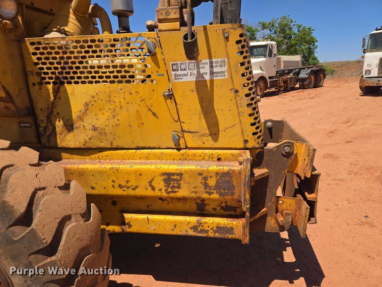 image for item ET5048 1973 John Deere JD 544-AC wheel loader