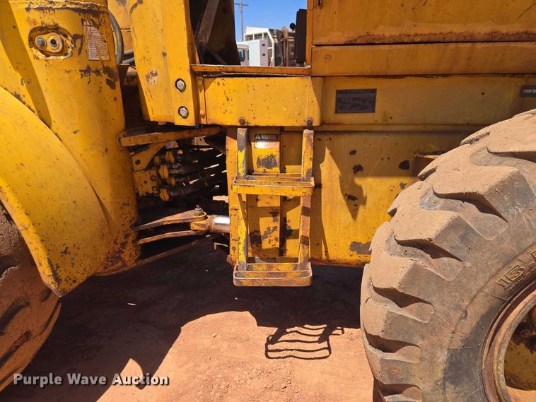 image for item ET5048 1973 John Deere JD 544-AC wheel loader