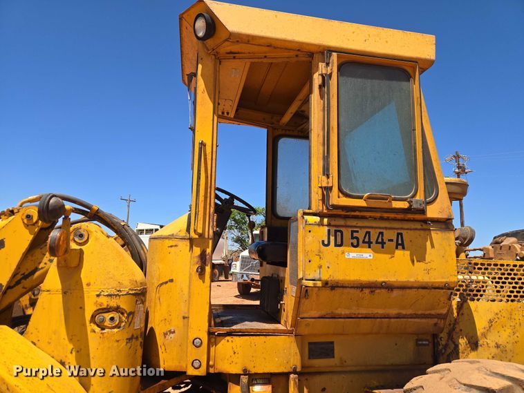image for item ET5048 1973 John Deere JD 544-AC wheel loader