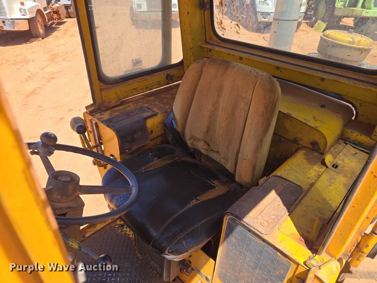 image for item ET5048 1973 John Deere JD 544-AC wheel loader