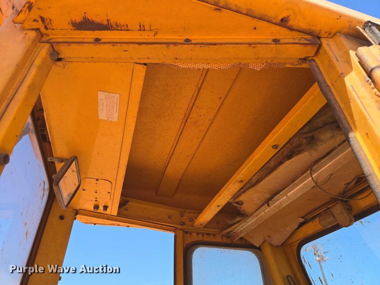 image for item ET5048 1973 John Deere JD 544-AC wheel loader
