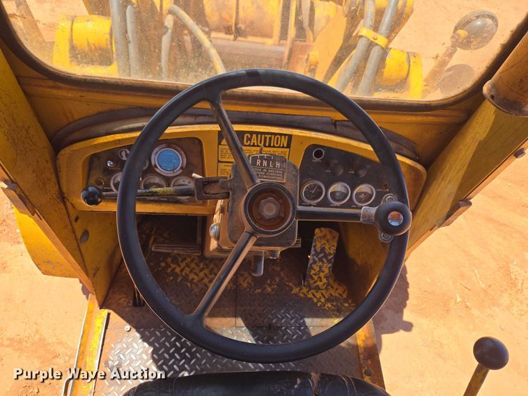 image for item ET5048 1973 John Deere JD 544-AC wheel loader
