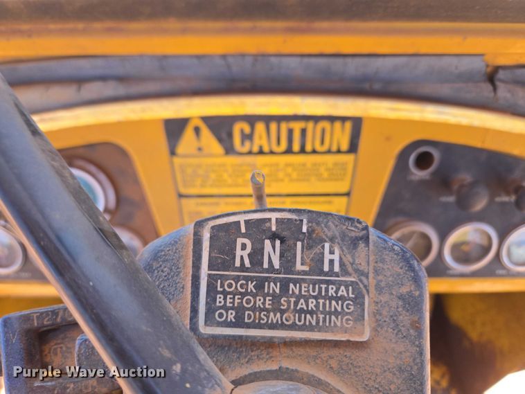 image for item ET5048 1973 John Deere JD 544-AC wheel loader