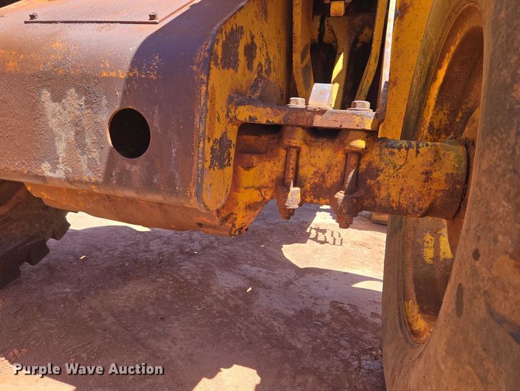 image for item ET5048 1973 John Deere JD 544-AC wheel loader