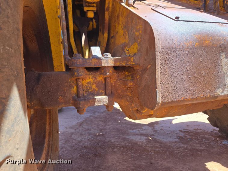 image for item ET5048 1973 John Deere JD 544-AC wheel loader