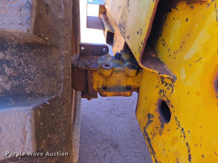 image for item ET5048 1973 John Deere JD 544-AC wheel loader