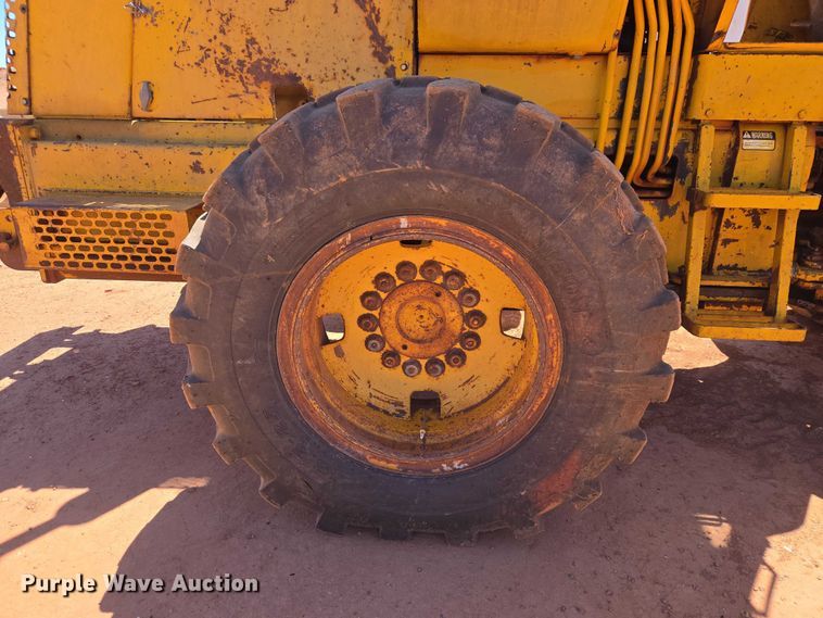 image for item ET5048 1973 John Deere JD 544-AC wheel loader
