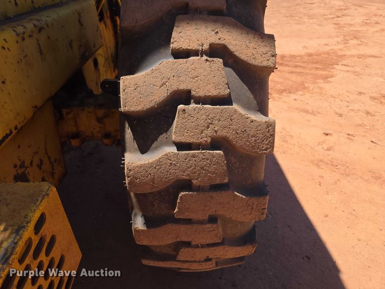 image for item ET5048 1973 John Deere JD 544-AC wheel loader