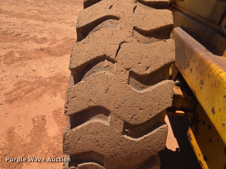 image for item ET5048 1973 John Deere JD 544-AC wheel loader