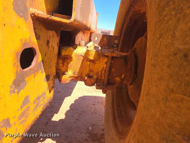 image for item ET5048 1973 John Deere JD 544-AC wheel loader