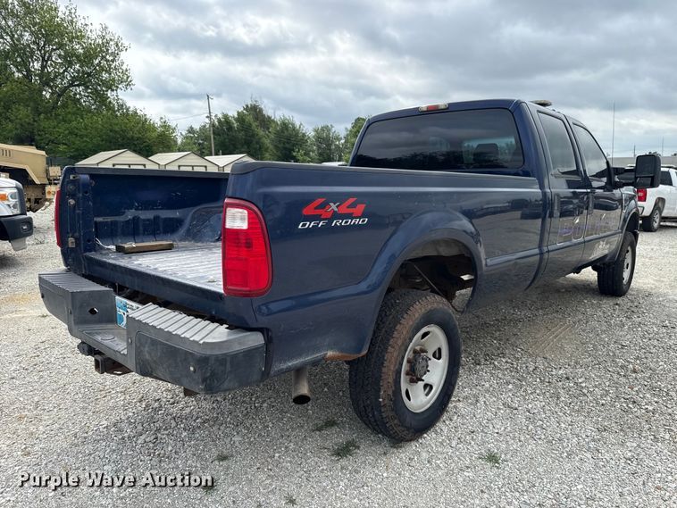 image for item ET6004 2008 Ford F350 Crew Cab pickup truck